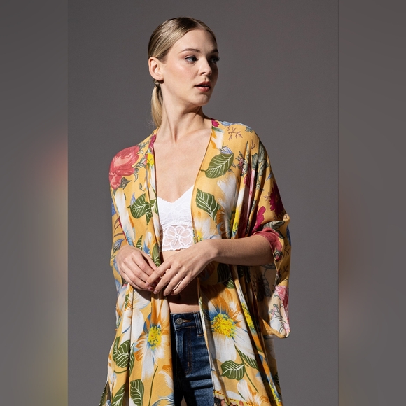 Soft & Silky Kimono - Colorful Floral Print - Dark Floral Border - Lightweight - Picture 5 of 7